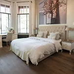 Hotel Zenzez & Lounge