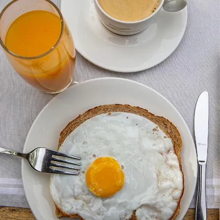 Hotel Zenzez & Lounge 3*