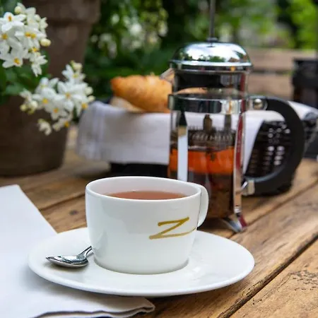 Hotel Zenzez & Lounge 3*