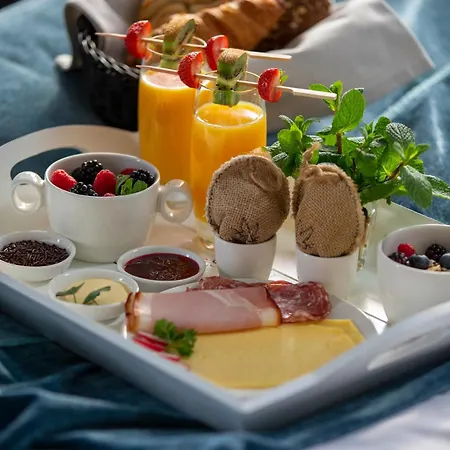 Zenzez & Lounge 3* Apeldoorn