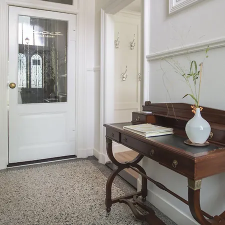 Zenzez & Lounge Hotell Apeldoorn