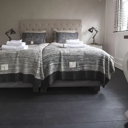 Zenzez & Lounge Hotel