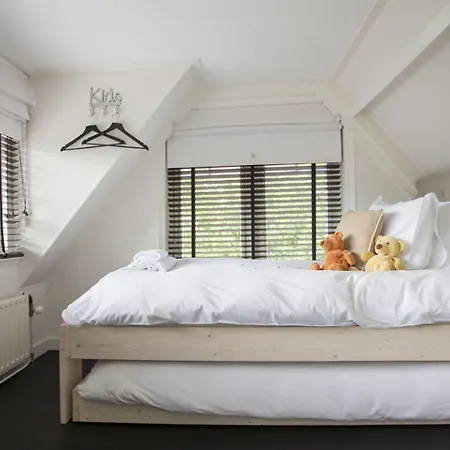 Hotel Zenzez & Lounge