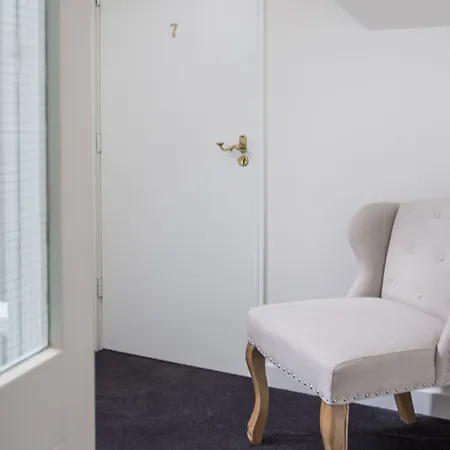 Hotel Zenzez & Lounge 3*