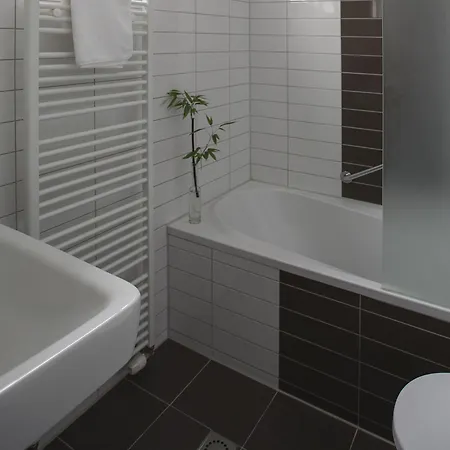 호텔 Zenzez & Lounge