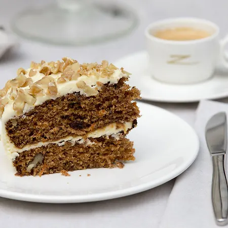 Hotel Zenzez & Lounge