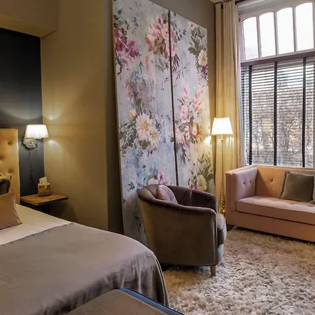 Zenzez & Lounge Hotel