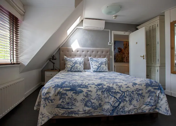 Zenzez & Lounge Hotell 3*