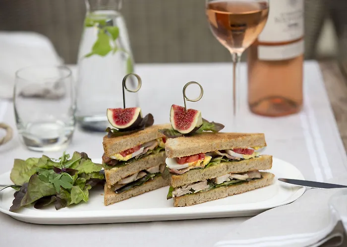 Hotel Zenzez & Lounge 3*