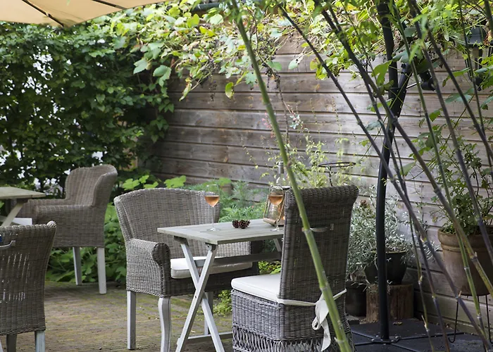 Zenzez & Lounge 3* Apeldoorn