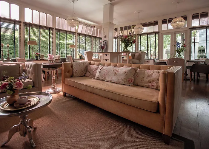 Zenzez & Lounge Hotel 3*