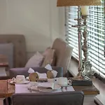 Zenzez & Lounge Szálloda 3*