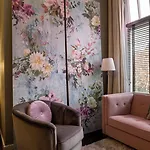 Zenzez & Lounge Szálloda Apeldoorn