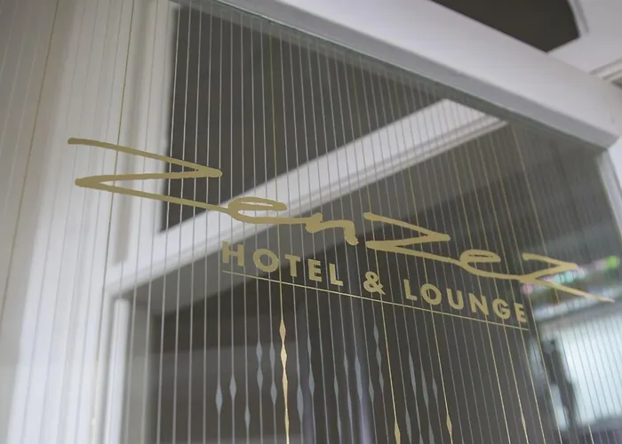 Zenzez & Lounge מלון 3*